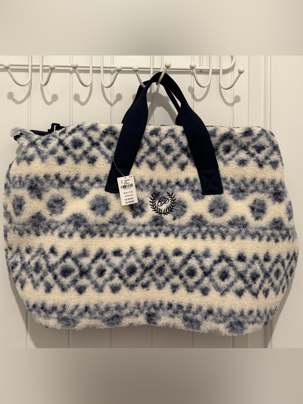 NWT PINK Victoria's Secret Navy and Cream Faux Sherpa Tote ✨💲59.95